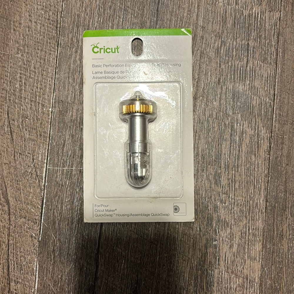 NWT Cricut Basic Perforation Blade + QuickSwap Housing